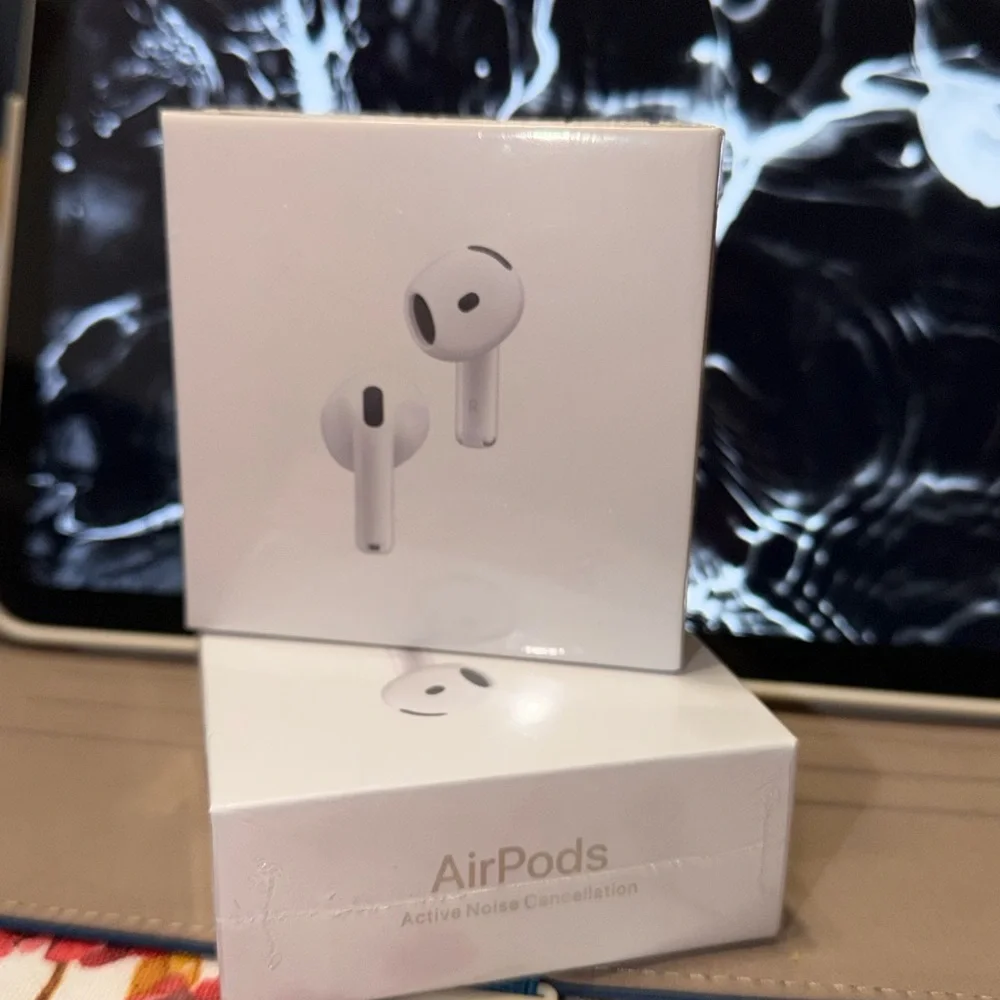 Apple Wireless Earbuds - White